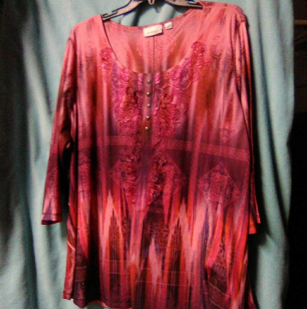 Avenue long sleeve top size 30/32.